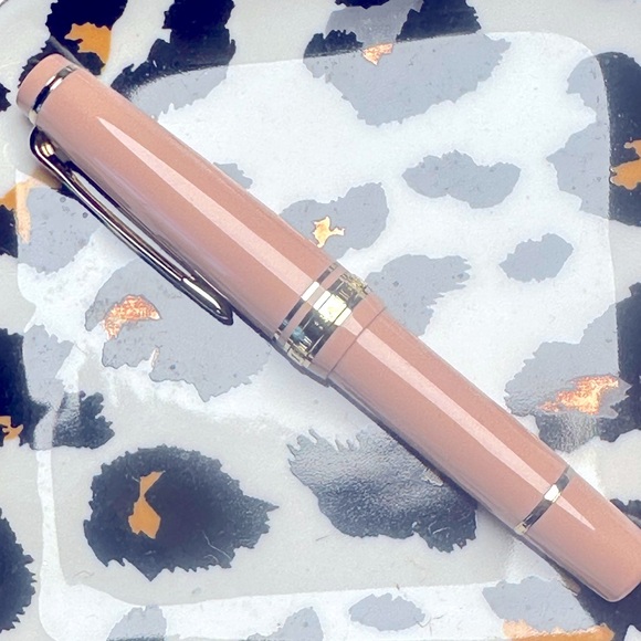 Other - Sailor Pro Gear Slim Mini Fountain Pen Zyne Pink MF Perfect condition